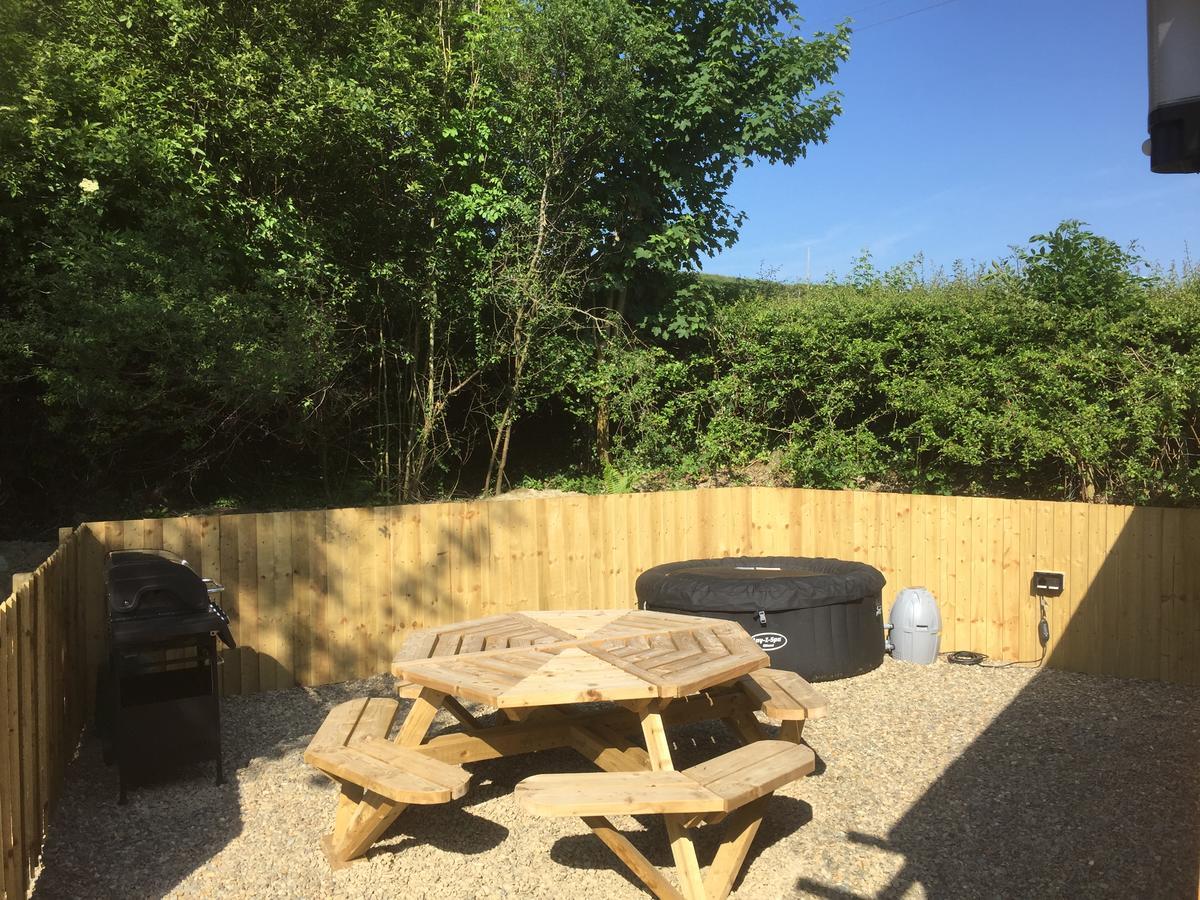 Romantic Getaway Luxury Wooden Cabin With Private Hot Tub And Bbq Aberystwyth Exterior photo